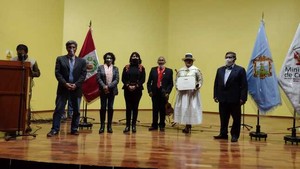 Estudiantina Municipal de Ayacucho recibe reconocimiento de Personalidad Meritoria de la Cultura