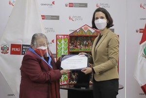 Artista cusqueña Genoveva Núñez obtiene el Premio Nacional Amautas de la Artesanía Peruana 2020